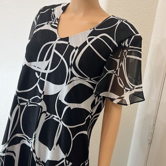 R&M Richard’s Dress Size 14 V Neck Short Sleeve Lined Midi Black Silver Metallic - Picture 3 of 10